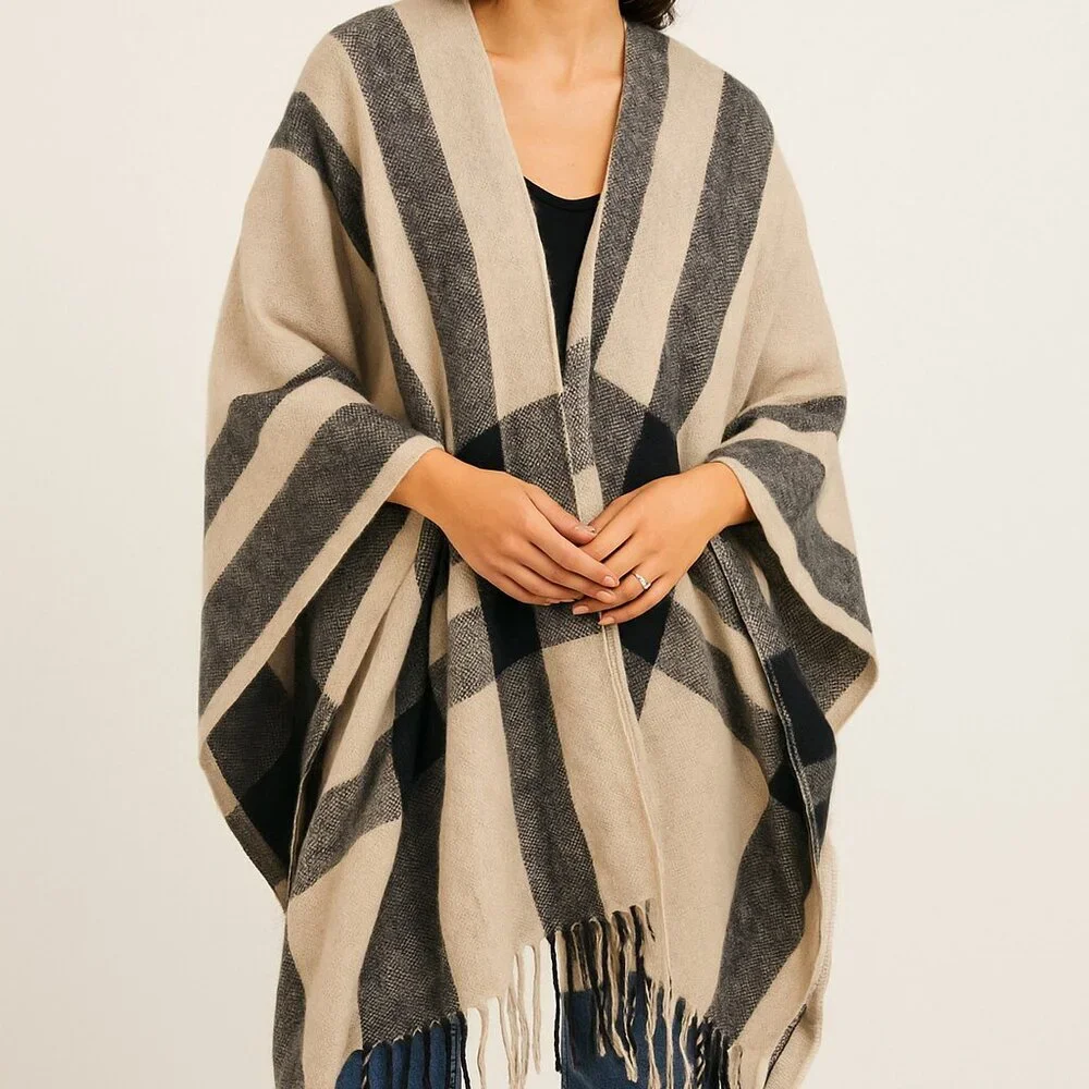 Banana Republic Neutral Plaid Fringe Wrap – One‎ Size Cashmere Blend Poncho